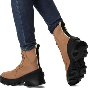 Sorel Women's Brex Lace Waterproof Boot size 6 WB